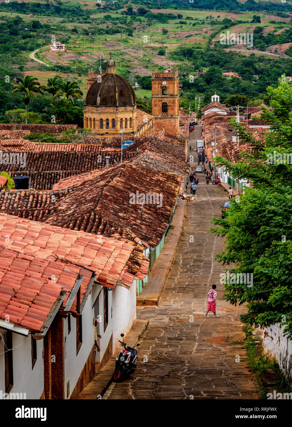 Blick in Richtung La Inmaculada Concepción Kathedrale, Barichara, Santander, Kolumbien, Südamerika Stockfoto