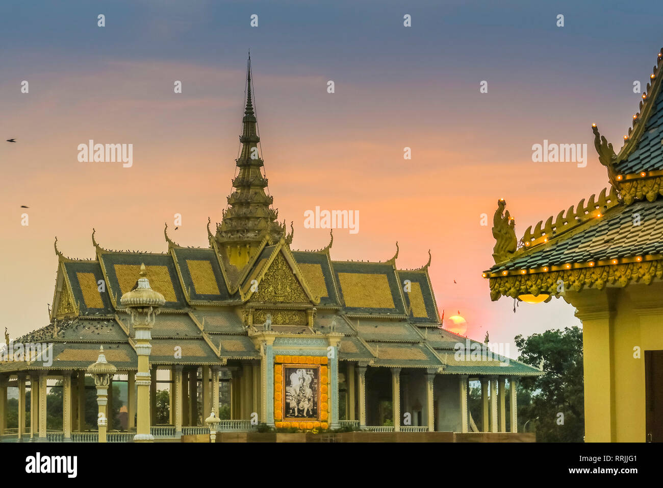 Chan Chhaya Moonlight Pavillon bei Sonnenuntergang, für den klassischen Khmer Tanz Veranstaltungsort, Royal Palace Park, Stadtzentrum, Phnom Penh, Kambodscha, Indochina Stockfoto