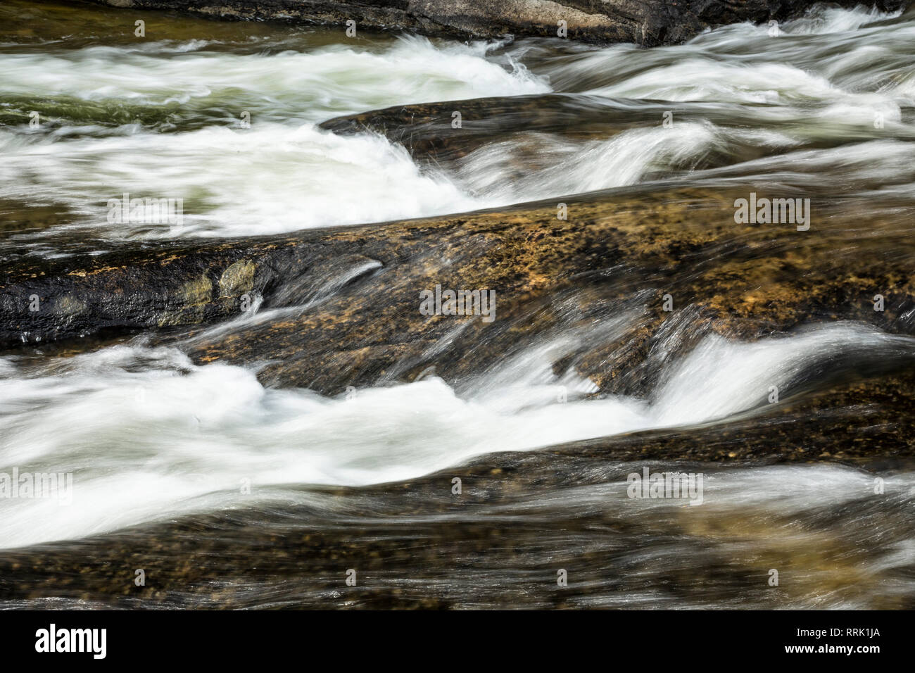 Stromschnellen auf Rauschenden Fluss, Rushing River Provincial Park, Ontario, Kanada Stockfoto
