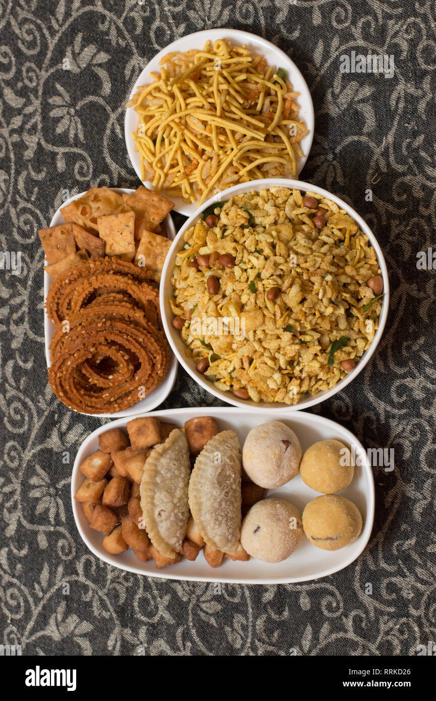 Diwali Indisches essen Snacks und Süßigkeiten. Stockfoto