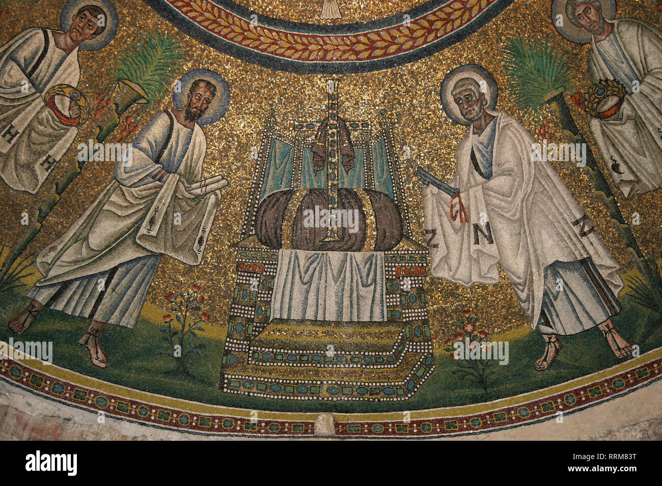 Italien. Ravenna. Arian Baptisterium. Theoderich Ära. 5. -6. Jahrhunderte. Mosaik. Die frühen Christen. Prozession der Apostel. Stockfoto