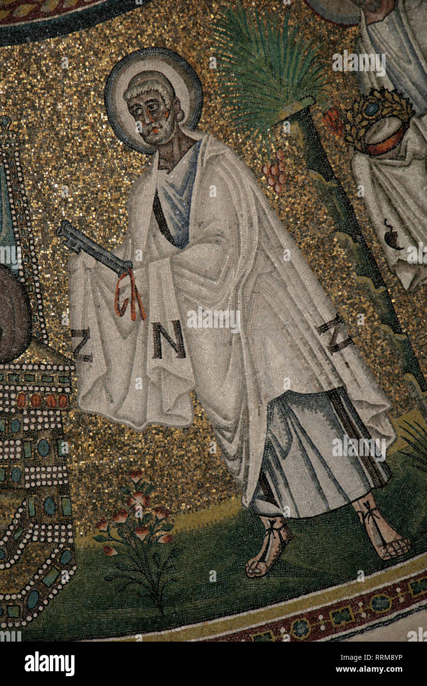 Italien. Ravenna. Arian Baptisterium. Theoderich Ära. 5. -6. Jahrhunderte. Mosaik. Prozession der Apostel. St. Peter. Stockfoto