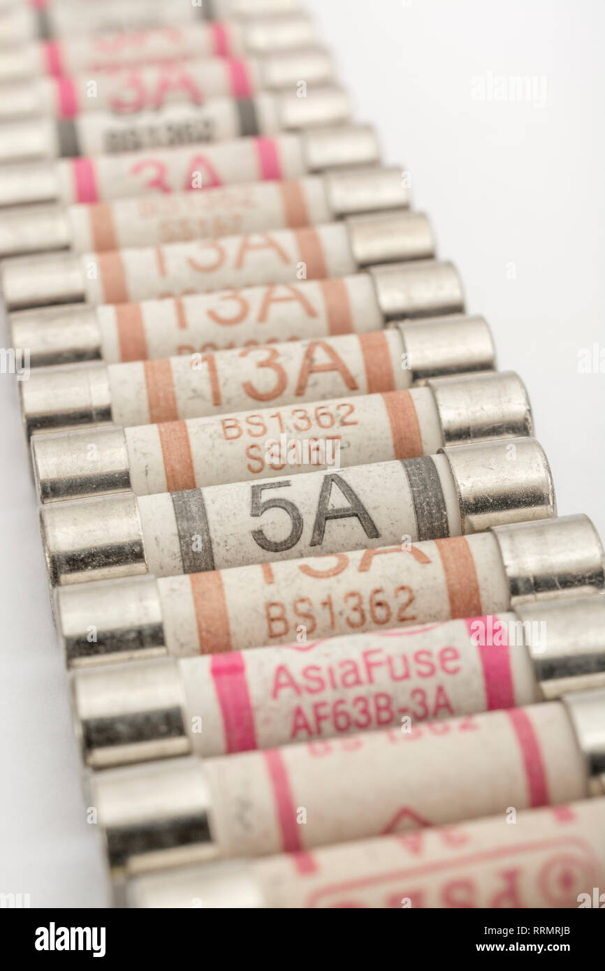 1A 13A Inland Haushalt Keramik Netzstecker Kartusche Sicherung BS1362