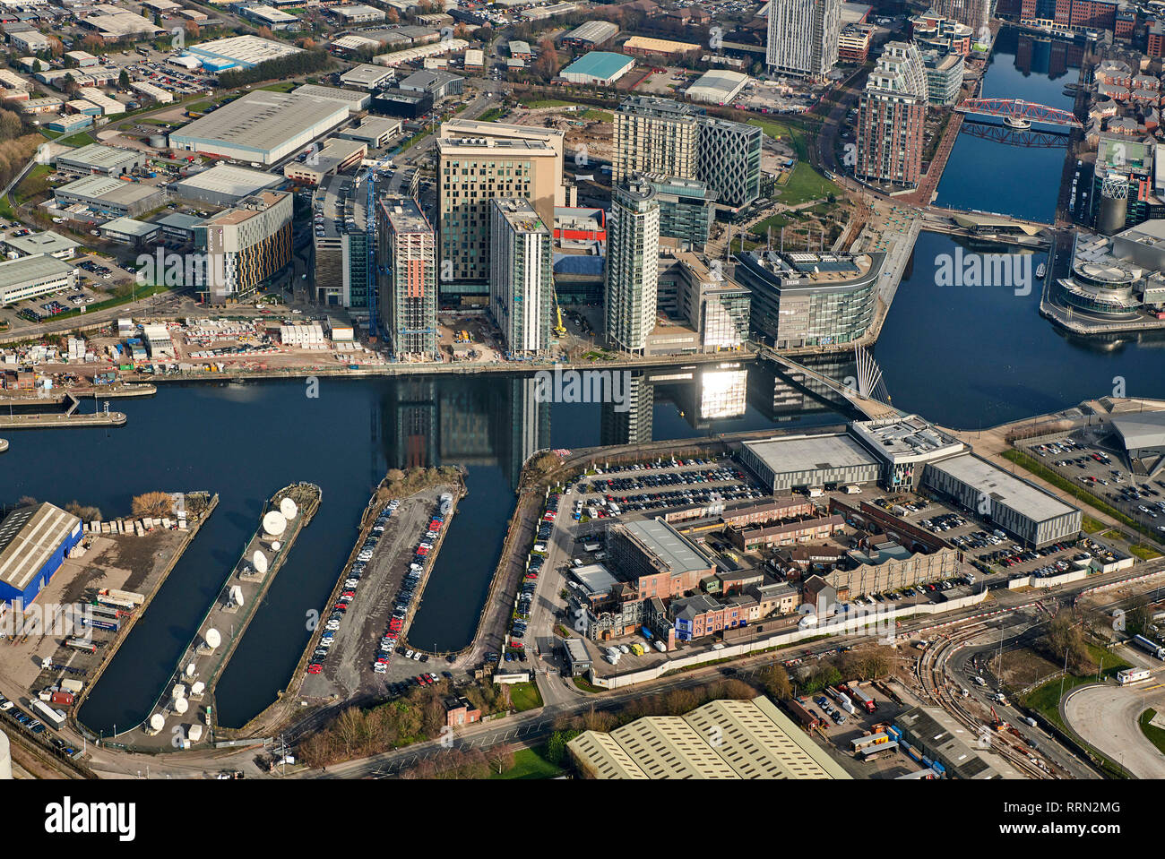 Ein Luftbild der Media City, Salford Quays, Manchester, North West England, Großbritannien Stockfoto