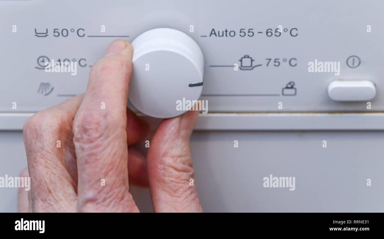 Temperaturregler, Spülmaschine, Temperaturregler, Geschirrspülmaschine Stockfoto