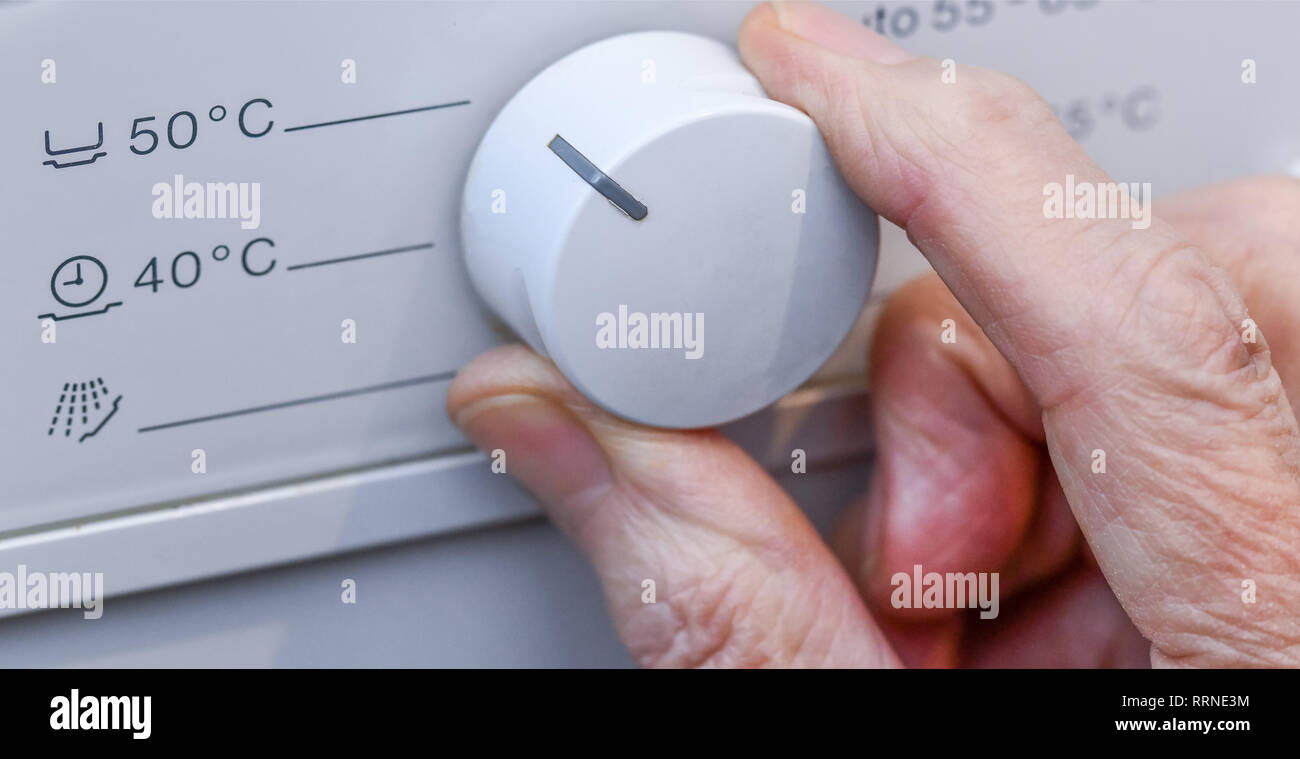 Temperaturregler, Spülmaschine, Temperaturregler, Geschirrspülmaschine Stockfoto