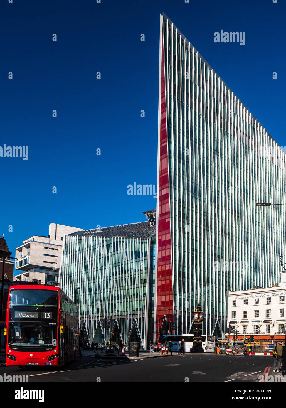 Nova Victoria Building in der Nähe der Victoria Station im Zentrum von London. Architekten PLP-Architektur. Eröffnet 2017. Gewinner des Carbuncle Cup 2017. Stockfoto