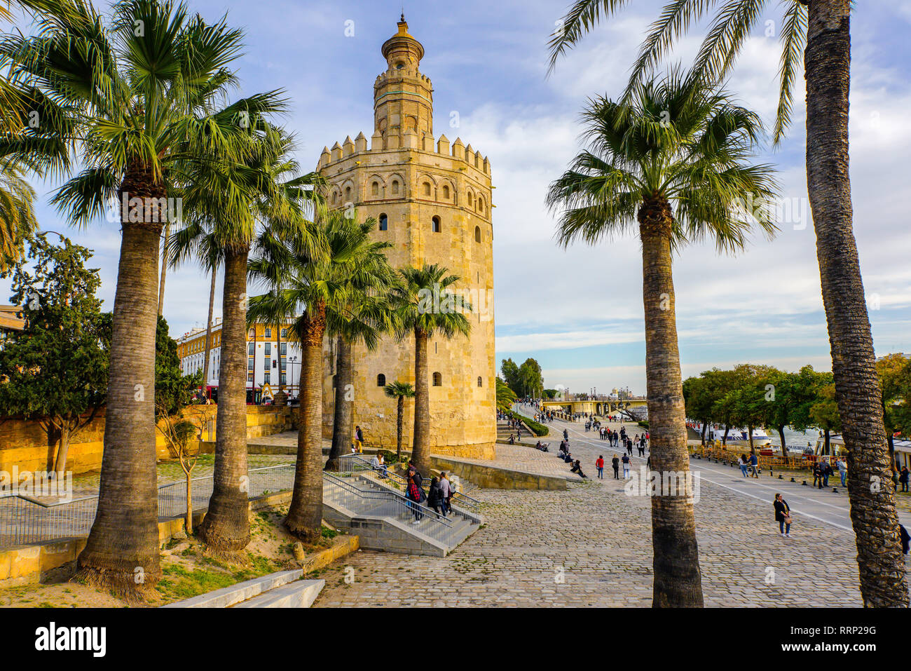 Torre del Oro (Turm von Gold) ist militärischen Wachturm von Guadalquivir in Sevilla, Andalusien, Spanien. Stockfoto