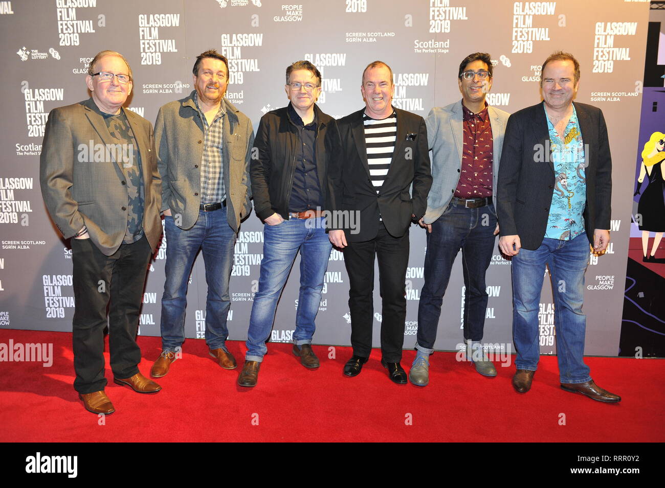 Glasgow, UK. 26 Feb, 2019. (Linksrechts) Ford Kiernan - Schauspieler/Schriftsteller; Michael Hines - Direktor; Mark Cox - Schauspieler; Gavin Mitchell - Schauspieler; Sanjeev Kohli - Schauspieler; Greg Hemphill - Schauspieler/Schriftsteller auf dem roten Teppich aus TV-hit Show gesehen, noch Spiel, auf dem roten Teppich an der Glasgow Film Theater gesehen. Credit: Colin Fisher/Alamy leben Nachrichten Stockfoto