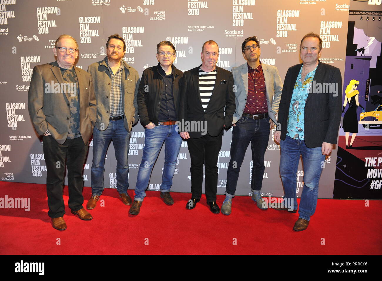 Glasgow, UK. 26 Feb, 2019. (Linksrechts) Ford Kiernan - Schauspieler/Schriftsteller; Michael Hines - Direktor; Mark Cox - Schauspieler; Gavin Mitchell - Schauspieler; Sanjeev Kohli - Schauspieler; Greg Hemphill - Schauspieler/Schriftsteller auf dem roten Teppich aus TV-hit Show gesehen, noch Spiel, auf dem roten Teppich an der Glasgow Film Theater gesehen. Credit: Colin Fisher/Alamy leben Nachrichten Stockfoto