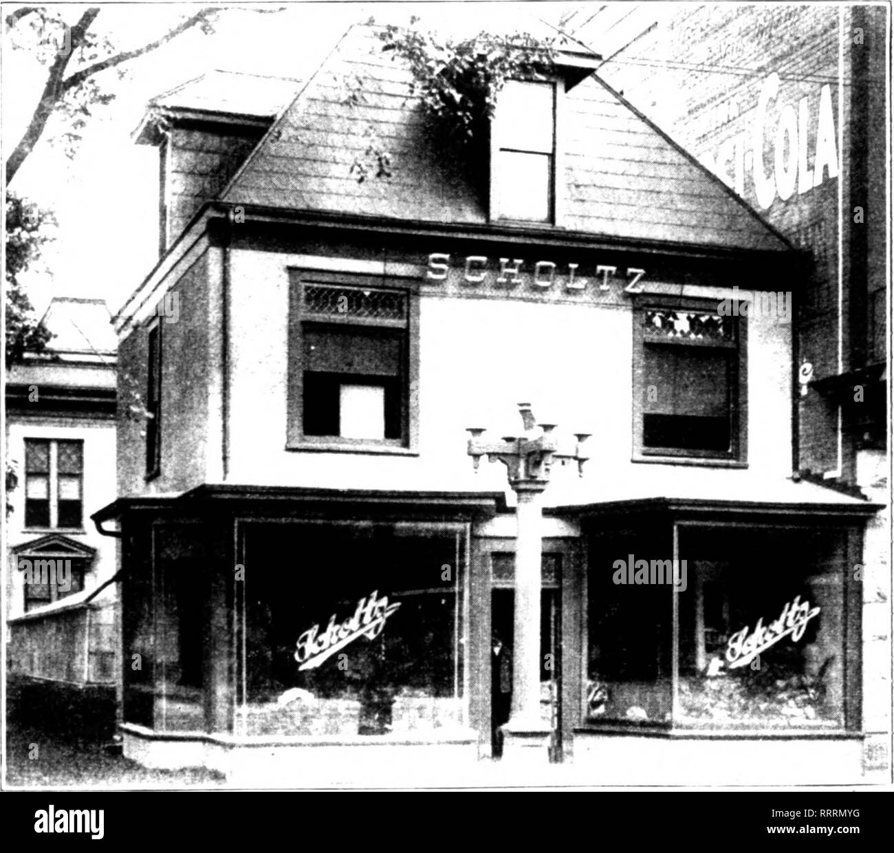 . Floristen Review [microform]. Blumenzucht. Butler County Fair Exponat der Heiscr Baumschule & Amp; Blumig Co.sijiiK I. 'ICH' lic f'liiipaiiy ist seine oiitcrinjj Teiitli yc' ir-ami Ii (l aiiciuijf in business Willi iiatiiiai^ rowtli dieses thriv-int: rWy. HEISER VON HAMILTON. Lleiser Tlio ein - die Baumschule i^Floral (o. Es war diese Con-Roon erste attemjit zu einem exhiliition, wie der l&gt; usinoss Avas übernommen, die nur ein Jahr ein;.' o auf Th (&gt; Abgang von damals. ] Ioek, jetzt iie&lt;', easeil lonji im l) Usiness an] fainilt (Tn. Die Anzeige ronsiste'l meist jwittni Pflanzen, lianjrin^'bas-Ket Stockfoto