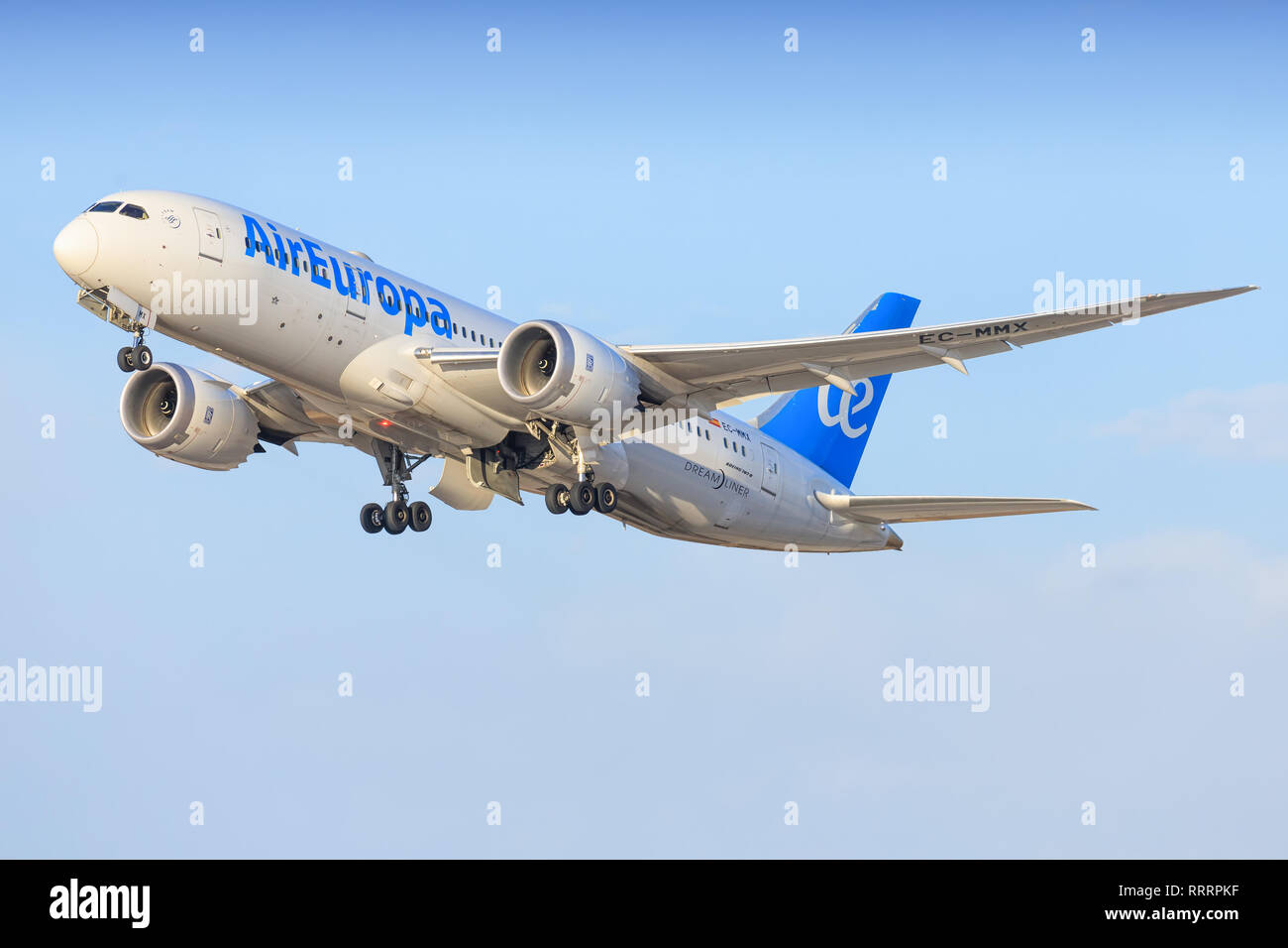 TEL AVIV, Israel - 24. Februar 2019: Boeing 787 der Air Europa auf dem Ben-Gurion International Airport. Stockfoto