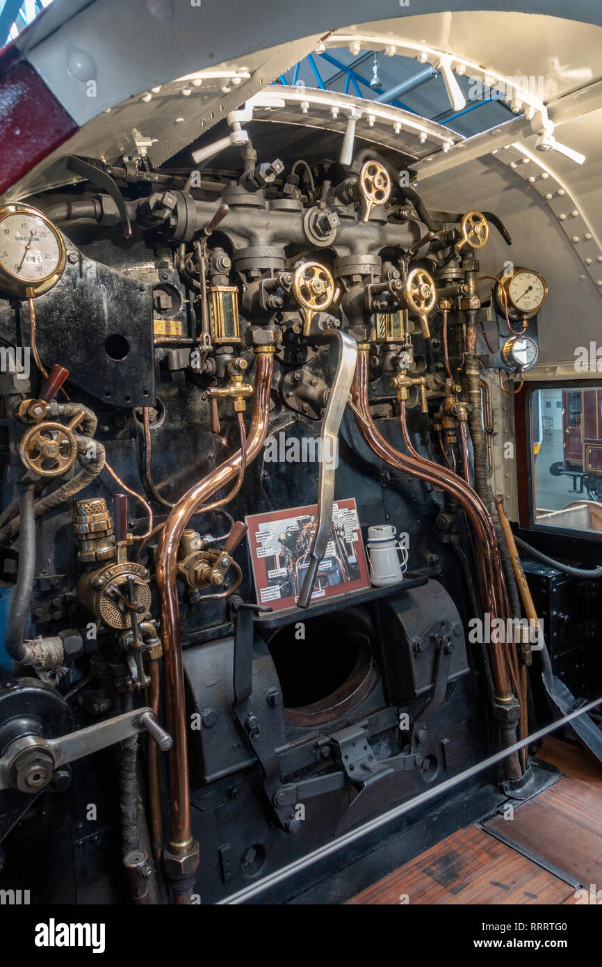 Anzeigen in der Kabine eines typischen Dampfzug auf Anzeige in das National Railway Museum, York, UK. Stockfoto