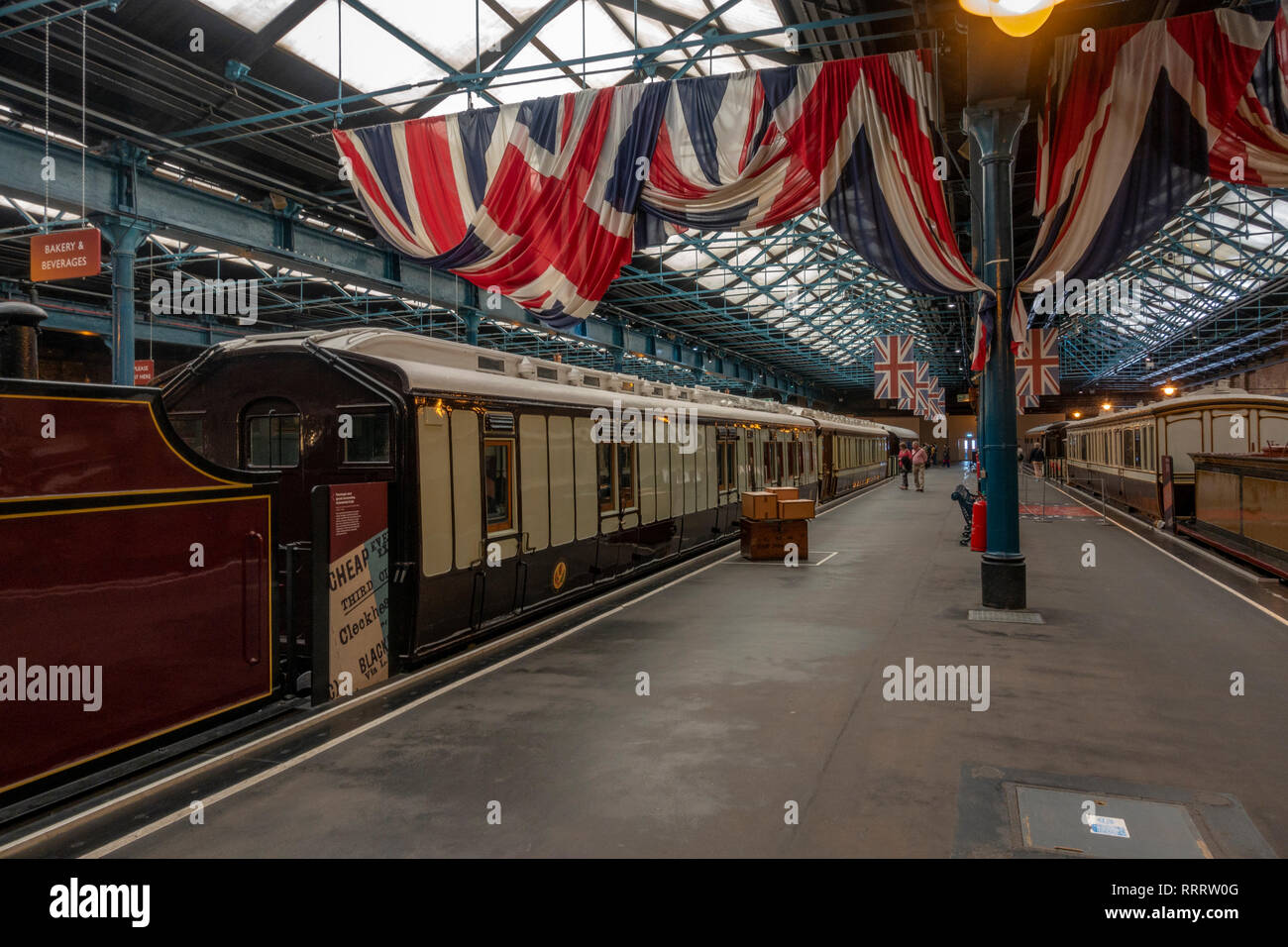 Allgemeine Ansicht der Bahnhofshalle in das National Railway Museum, York, UK. Stockfoto