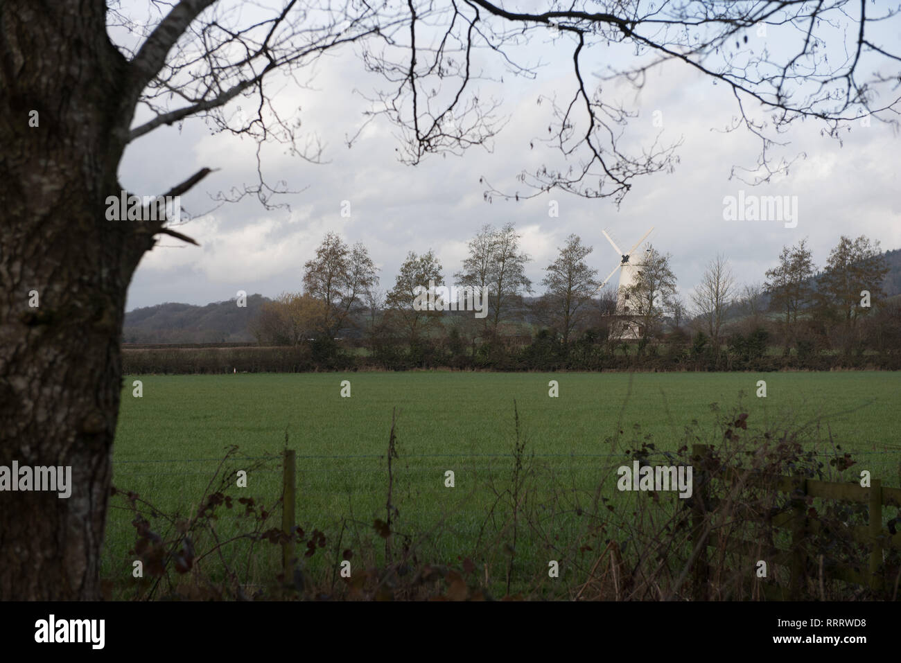 Landschaft Bild der Landschaft mit Wolken und Windmühle in Großbritannien Wales eingestellt Stockfoto