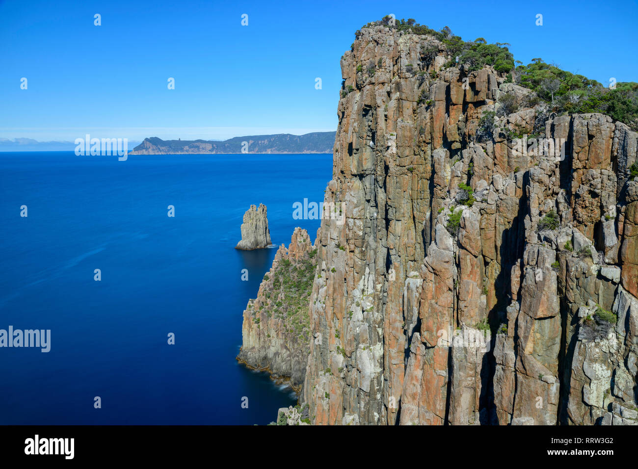 Australien, Tasmanien, Tasman Halbinsel, Tasman National Park, Cape Hauy, Blick auf Kap Säule Stockfoto