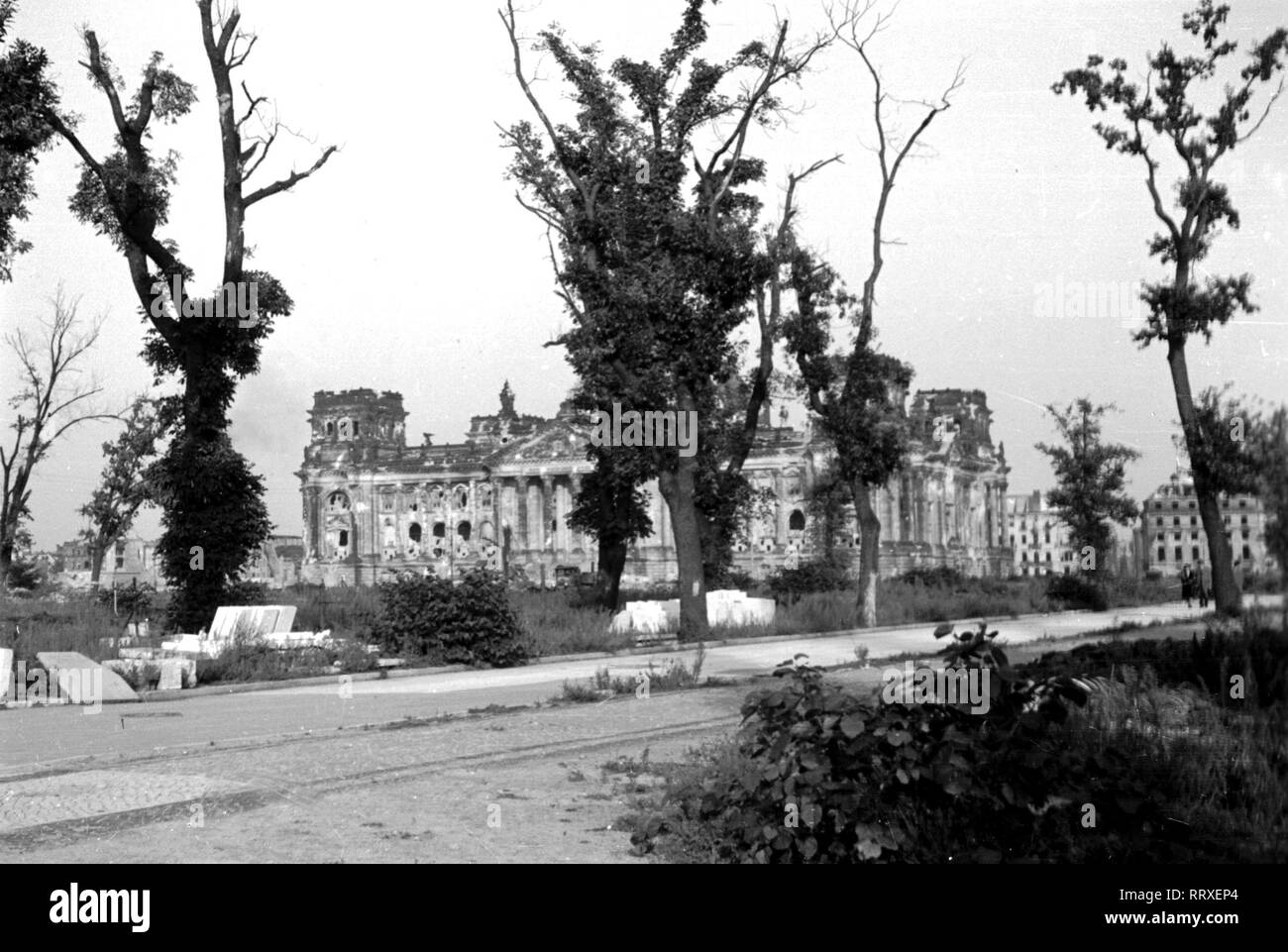 Deutschland - Die Zerbombten "Reichstag" (1871-1945) in Berlin, 05/1946, ausgebombten Ruine des Reichstags in Berlin, I. 071-13 Berlin, Reichstag Deutschland, Architektur Stockfoto