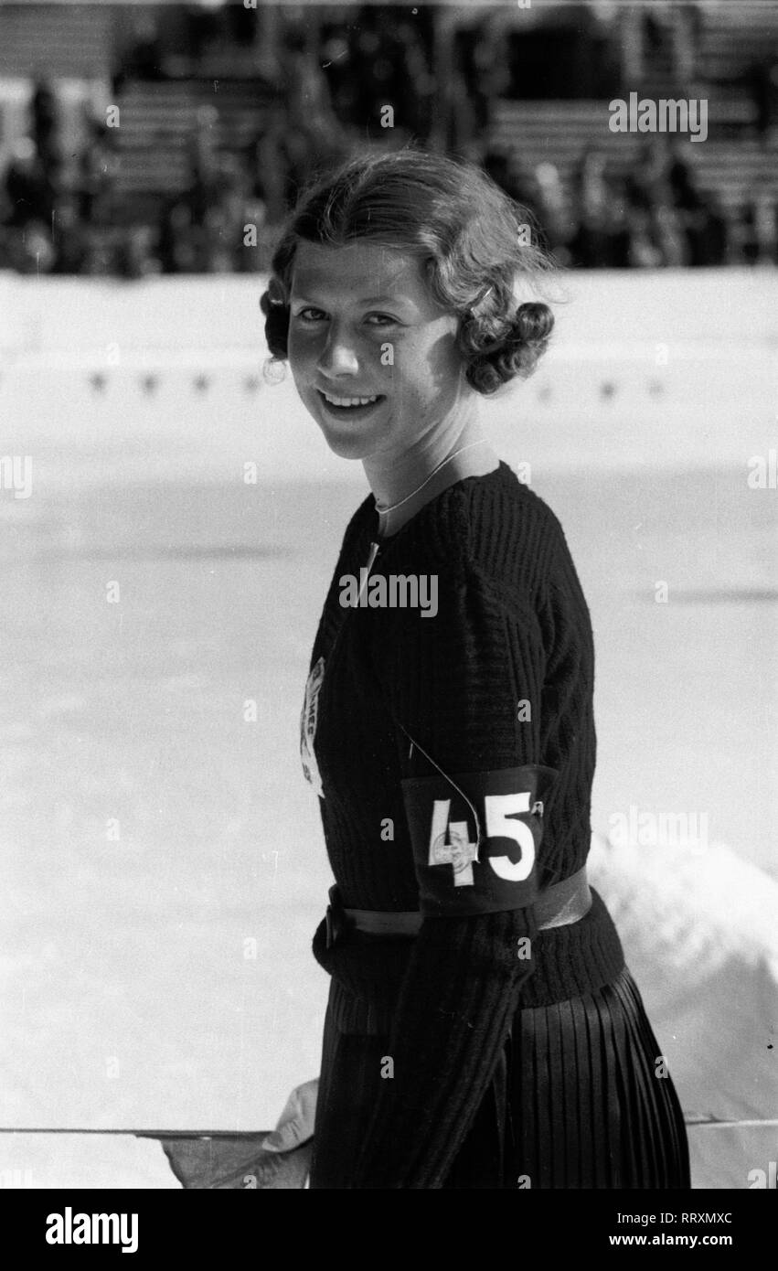 Winter Olympics 1936 - Deutschland, Drittes Reich - Olympische Winterspiele, Olympische Winterspiele 1936 in Garmisch-Partenkirchen. Cecillia Colledge, Britische Eiskunstläuferin, Damen Einzel, Silber Medaille Sieger am Olympia-eissportzentrum. Bild Datum Februar 1936. Foto Erich Andres Stockfoto