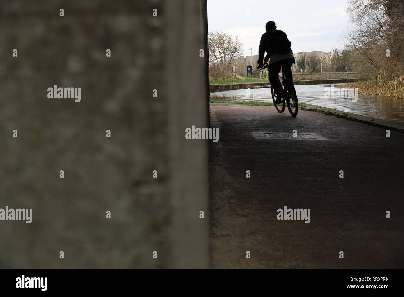 Radfahrer auf der Union Canal in Edinburgh. Stockfoto