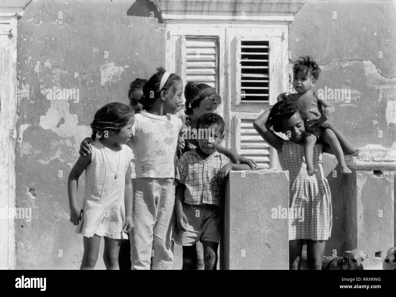 Karibik - östliche Karibik, Kleine Antillen Ca. 1950er Jahre., Kinder auf der Insel Bonaire, Niederländische Antillen Stockfoto
