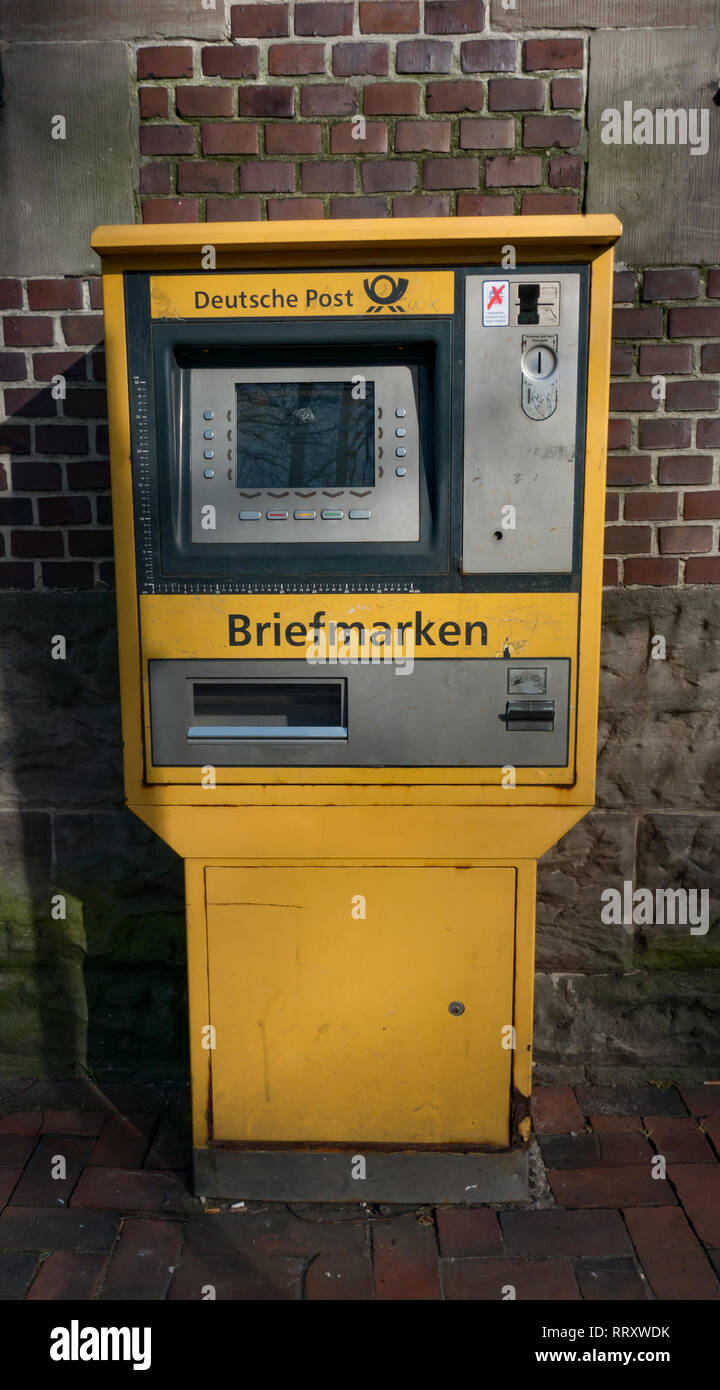 Deutsche Post Briefmarken Maschine. Norden. Ostfriesland. Niedersachsen. Deutschland. Stockfoto
