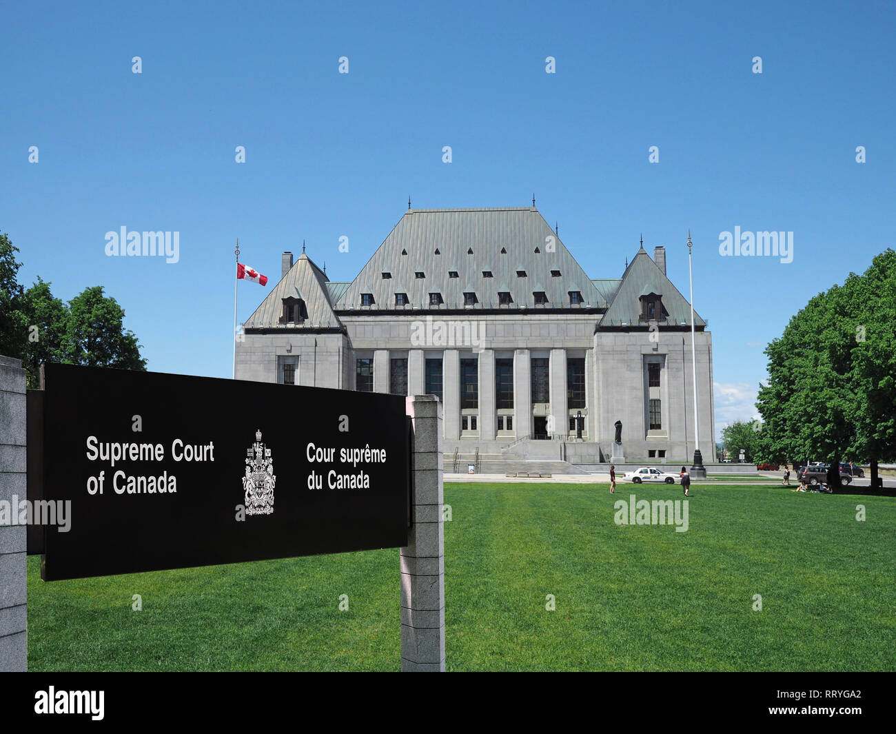 OTTAWA - JUNI 2017: Der oberste Gerichtshof von Kanada ist das höchste Gericht in Kanada, und seine Gebäude in Ottawa ist gleich die Straße hoch vom Parlament, beh Stockfoto