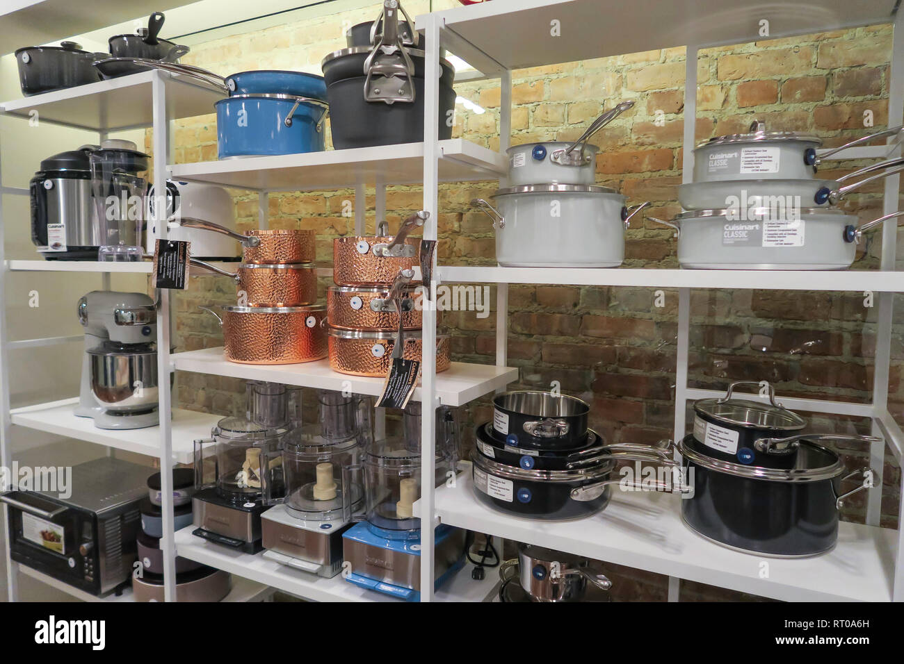 Zola on-line Hochzeit Registrierung business Pop-up Stores in New York City, USA Stockfoto