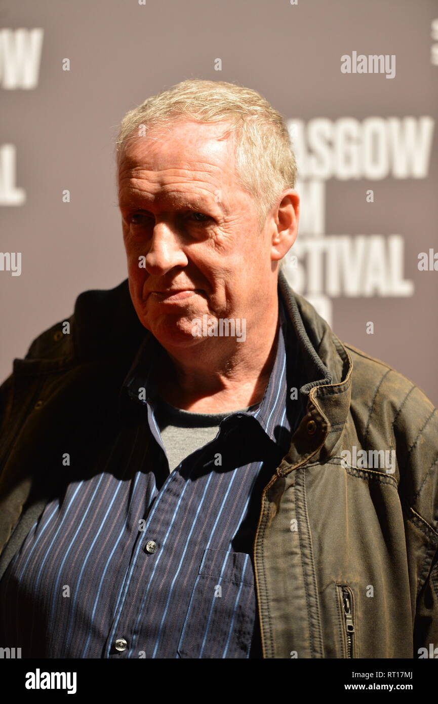 Glasgow, UK. 26 Feb, 2019. Renommierte Künstler, Peter Howson, auf dem roten Teppich bei der Premiere des Films, Prophezeiung gesehen, an der Glasgow Film Theatre. Credit: Colin Fisher/Alamy leben Nachrichten Stockfoto