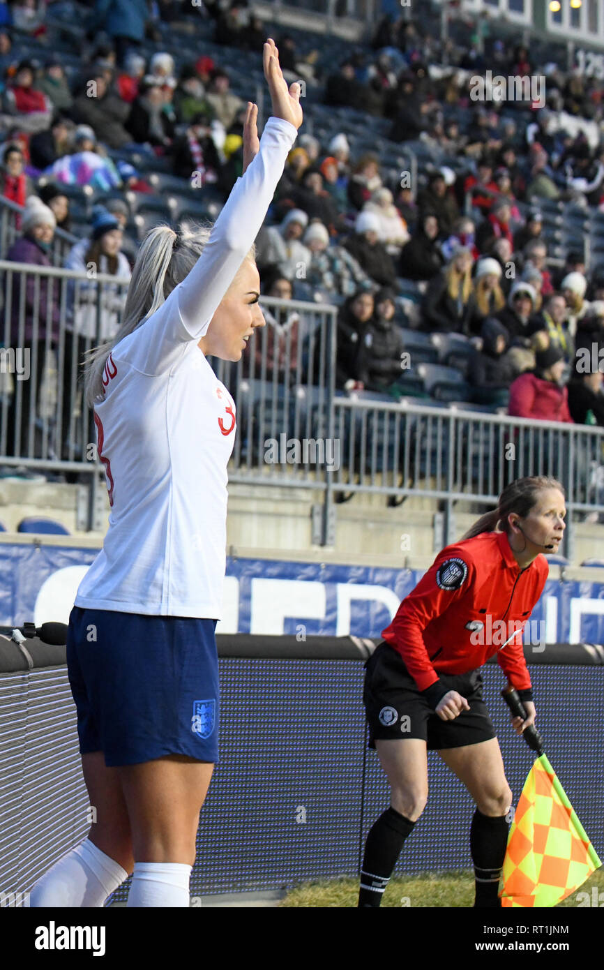 England's Frauen Fußball WM 2019 freundlich - Alex Steiner in der SheBelieves Schale mit der England Frauen Fußball-Mannschaft im Vergleich zu der Brasilien Frauen Fußball-Team. Professionelle Frauen Fußballer auf dem Spielfeld. Credit: Don Mennig/Alamy leben Nachrichten Stockfoto