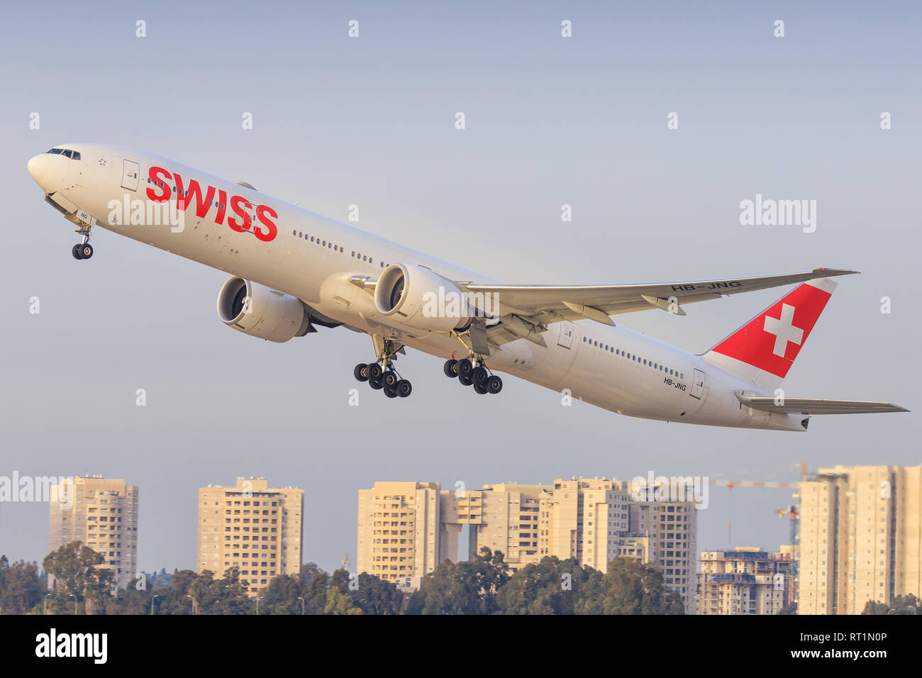 TEL AVIV, Israel - 24. Februar 2019: Boeing 777 der Schweizer auf dem Ben-Gurion International Airport. Stockfoto