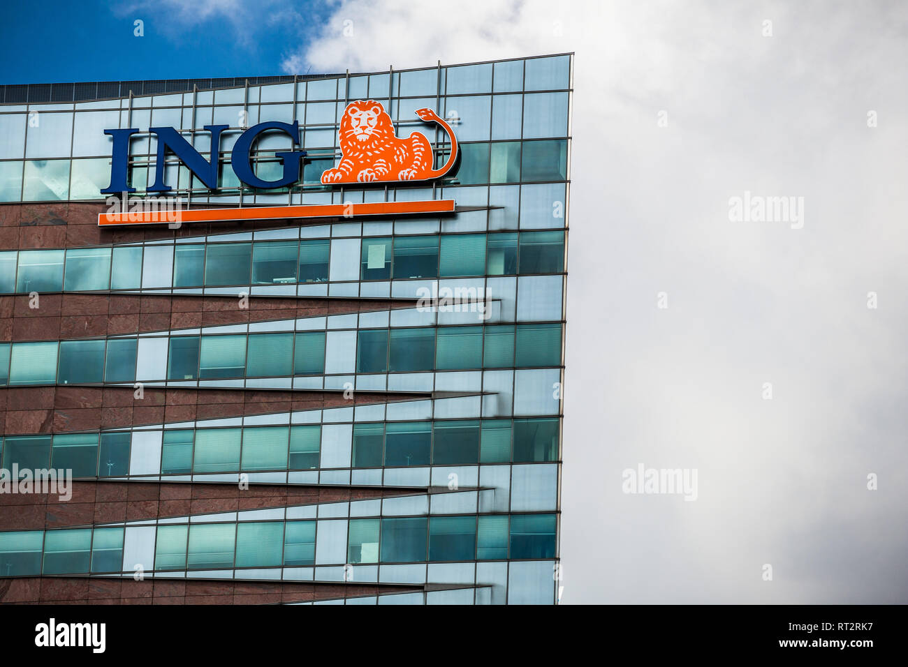 Amsterdam, Niederlande. Juni 27, 2015. Logo der ING Bank bei De Entree Gebäude Stockfoto