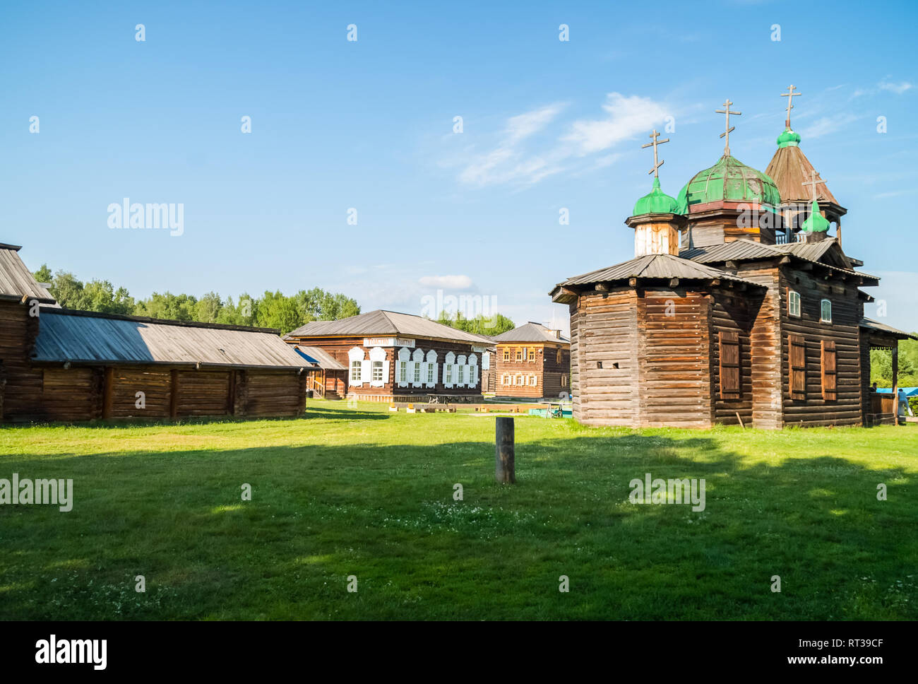 Taltsy ist ein architektonisches und ethnographische Freilichtmuseum für sibirische Holzarchitektur. Stockfoto