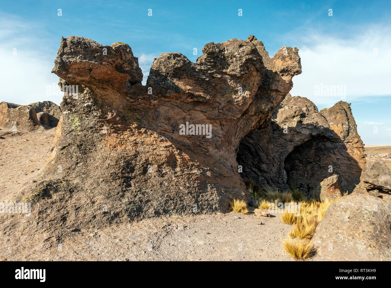 Höhe Desert Rock Formation von sonnigen Tag in Peru Stockfoto