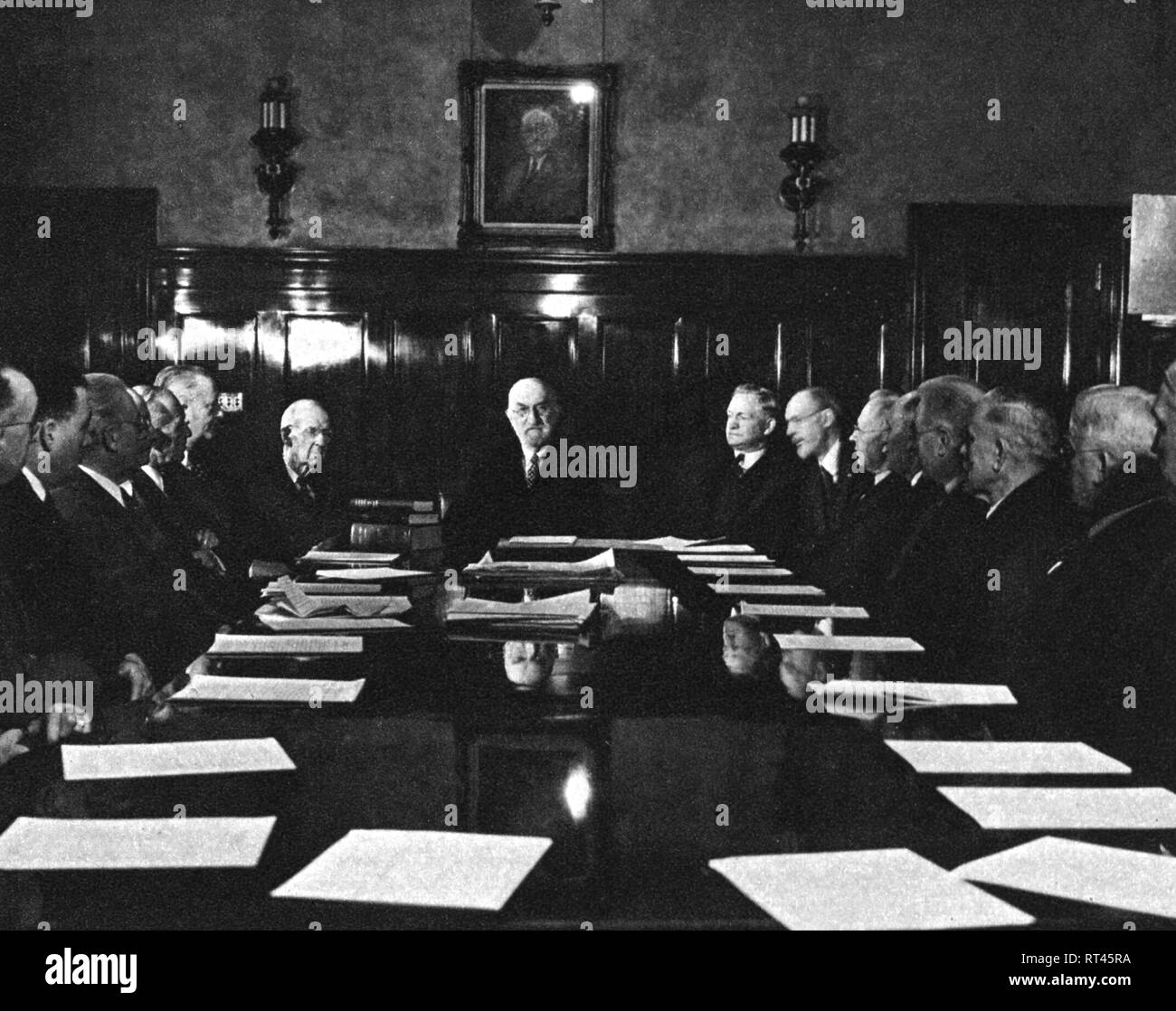 Grant, Heber Heber, 22.11.1856 - 14.5.1945, US-amerikanischer Geschäftsmann und Geistliche, 7. der Präsident der Mormonen, halbe Länge, während der Konferenz mit den führenden Mitgliedern der Mormonen, ca. 1938 Additional-Rights - Clearance-Info - Not-Available Stockfoto