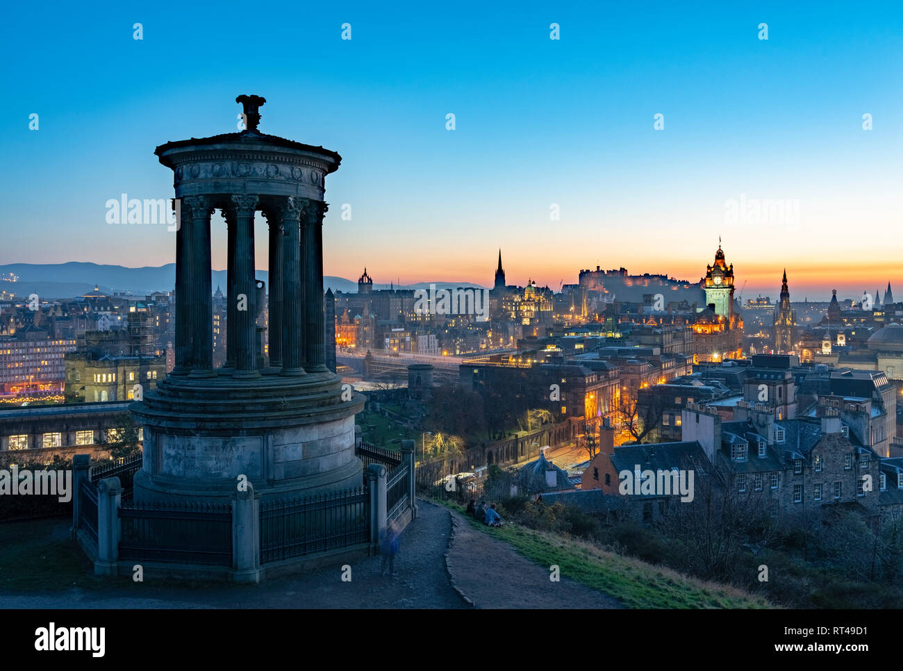 Edinburgh, Schottland, Großbritannien. 26. Februar, 2019. Blick auf den Sonnenuntergang über der berühmten Edinburgh Skyline von Calton Hill, Edinburgh, Schottland, Großbritannien Stockfoto