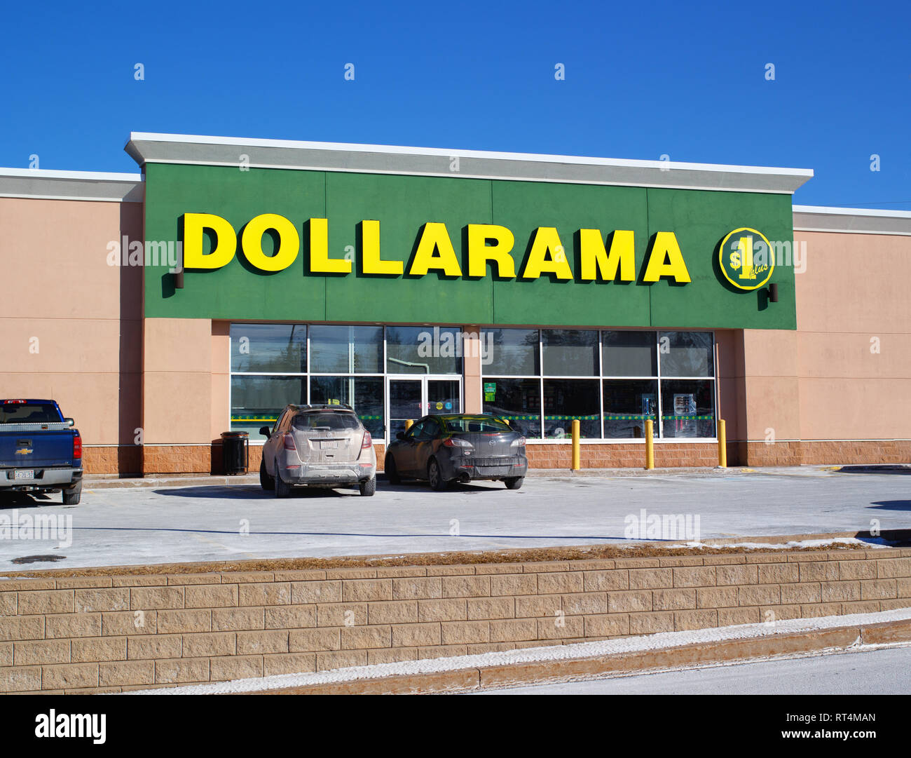 Truro, Kanada - Februar 27, 2019: dollarama Verkaufsplattform. Dollarama ist eine kanadische Handelskette, Verkauf von Artikeln 4 Dollar und weniger mit mehr als 1000 Stockfoto