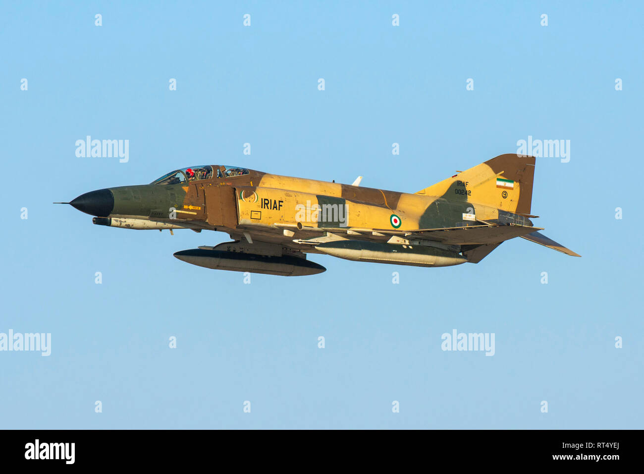 Eine Islamische Republik Iran Air Force F-4 E Phantom im Flug. Stockfoto