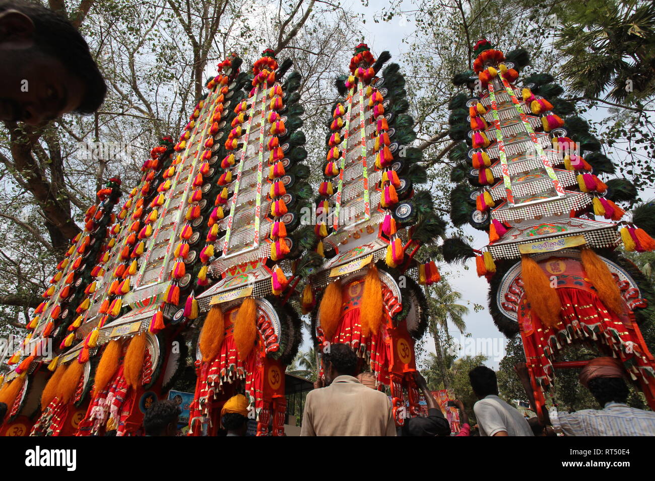 Kaavadiyattam oder Last Dance ist zeremonielle Opferung der Anhänger während der Anbetung der hinduistischen Lord Murugan. Stockfoto