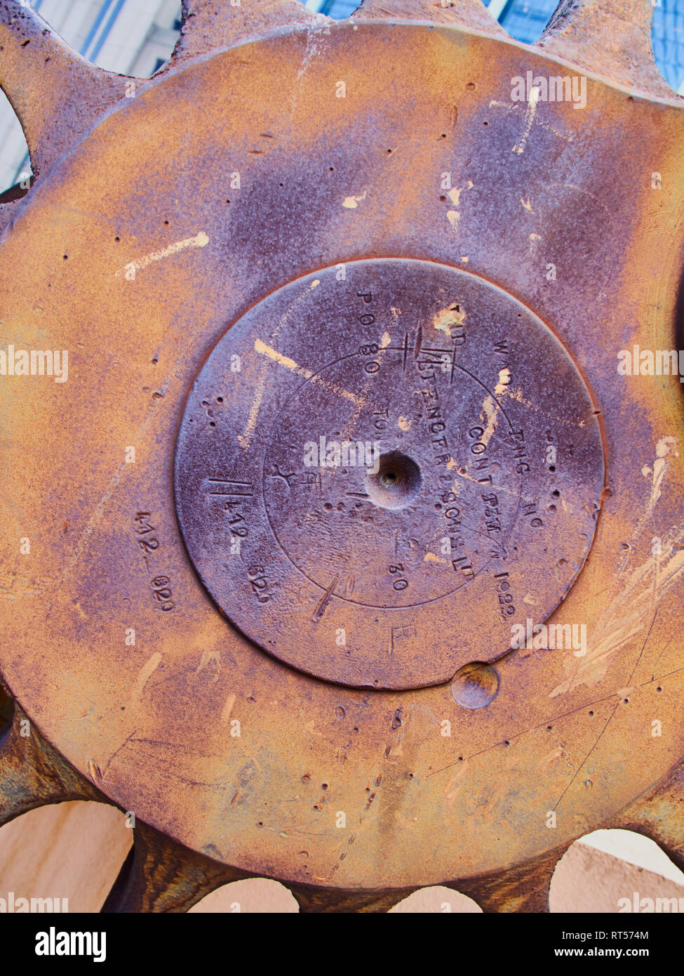 Nabe mit Welle in der Rost Stockfoto