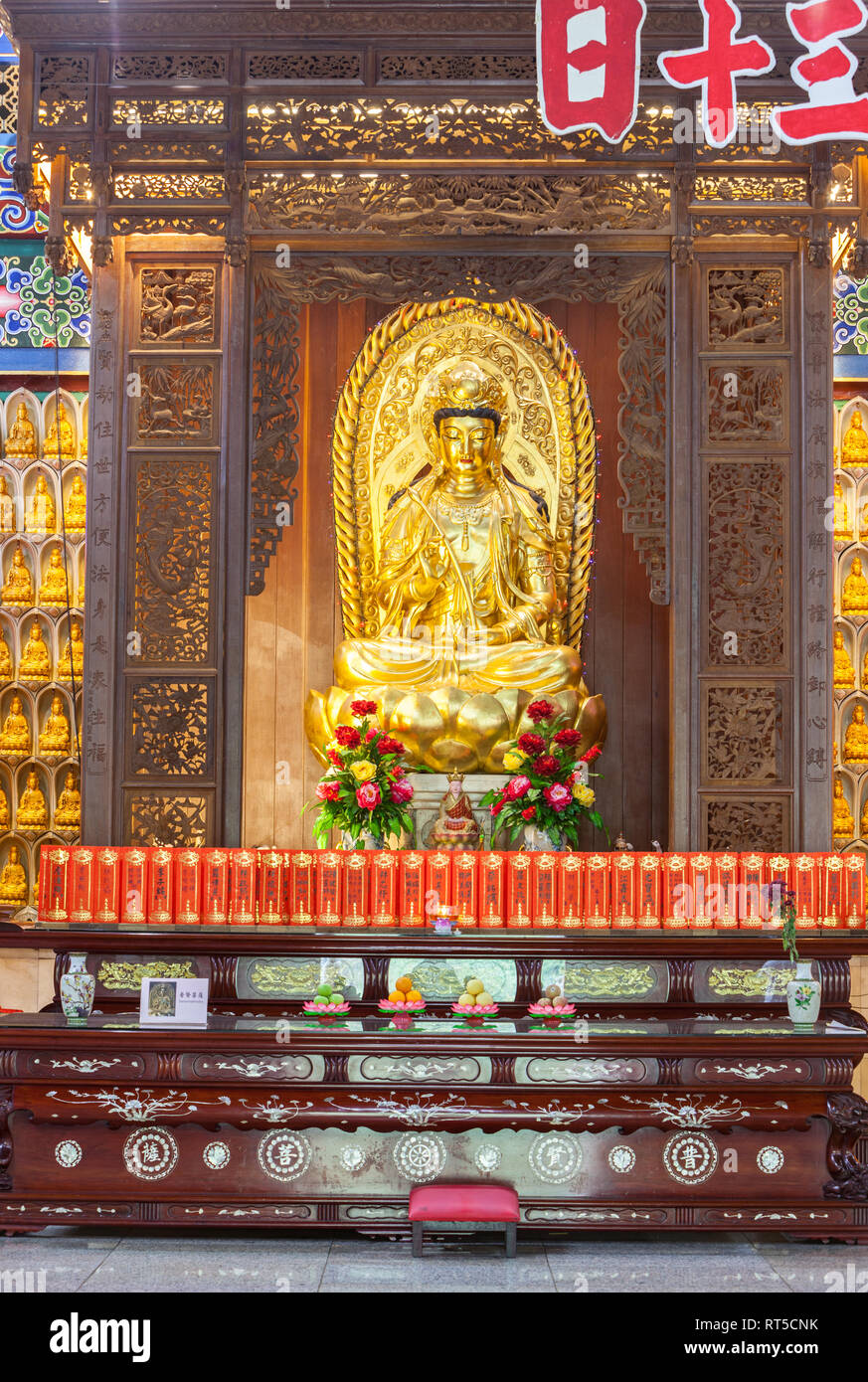 Schrein, Bodhisattva Samantabhadra von Praxis und Meditation, Kek Lok Si-buddhistische Tempel, Georgetown, Penang, Malaysia. Stockfoto