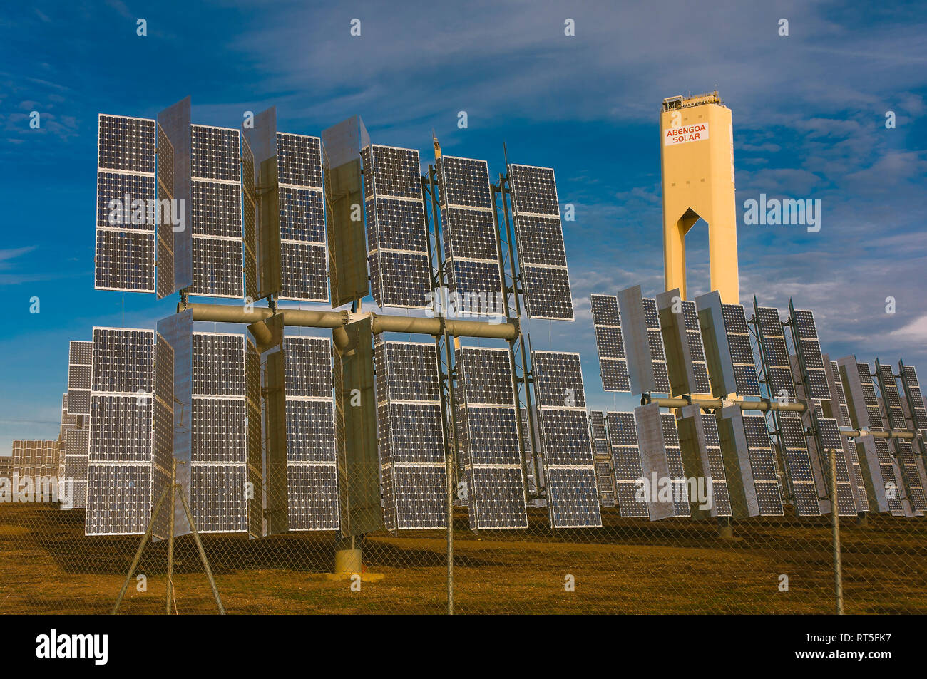 Solarkraftwerk, Sanlucar la Mayor, Sevilla Provinz, Region Andalusien, Spanien, Europa Stockfoto