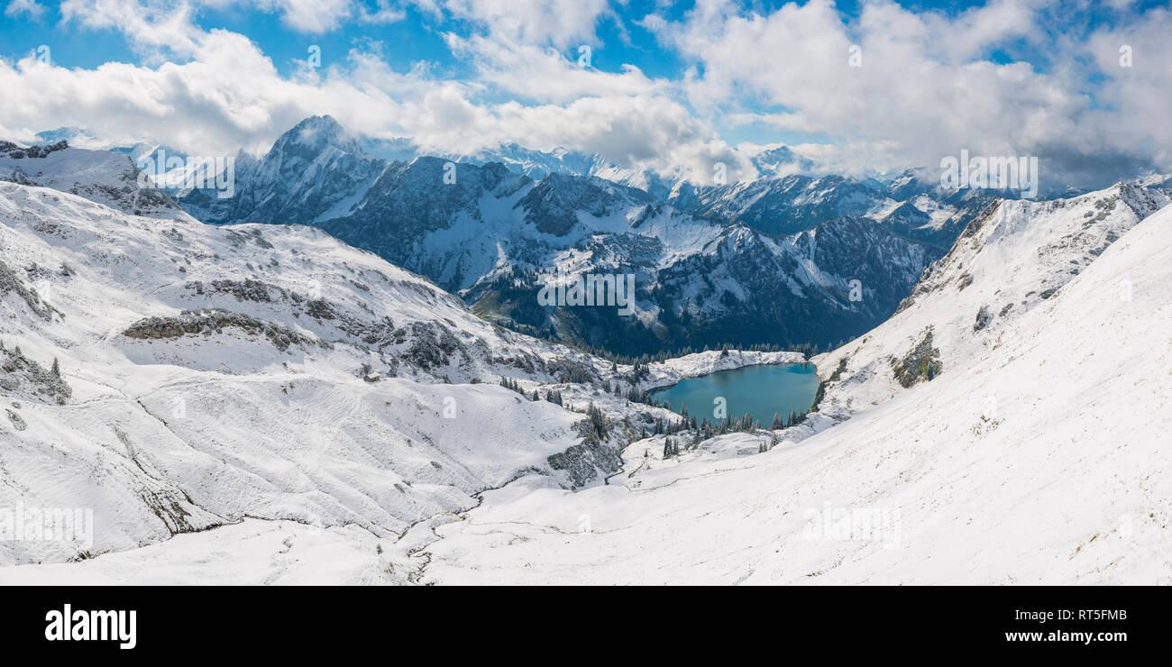 Deutschland, Bayern, Allgäu, Allgäuer Alpen, Blick von Zeigersattel zur seealpsee im Winter Stockfoto