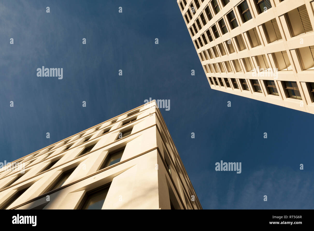 Deutschland, München, Fassaden von Bürogebäude und multi-Family House Stockfoto