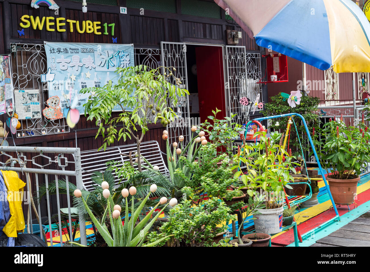 Garten Dekorationen Shop Verkauf von Erfrischungen, Lee Clan Jetty, Georgetown, Penang, Malaysia Stockfoto