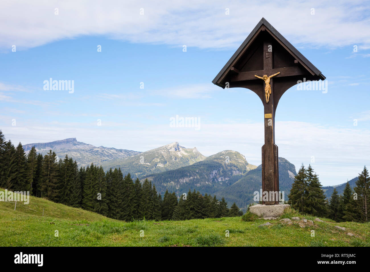 Deutschland, Bayern, Allgäu, Allgäuer Alpen, Soellereck, Kalvarienberg mit Gottesacker und Hoher Ifen im Hintergrund Stockfoto