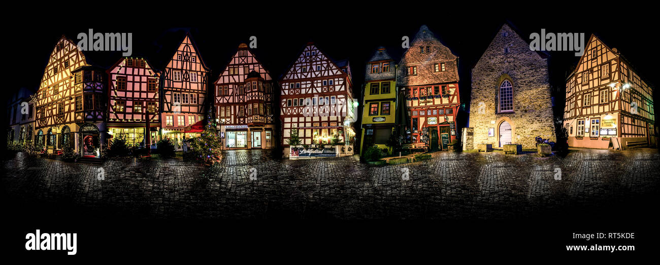 Deutschland, Hessen, Limburg, Altstadt, Fachwerkhäuser in der Nacht, Fotomontage, Panorama Stockfoto