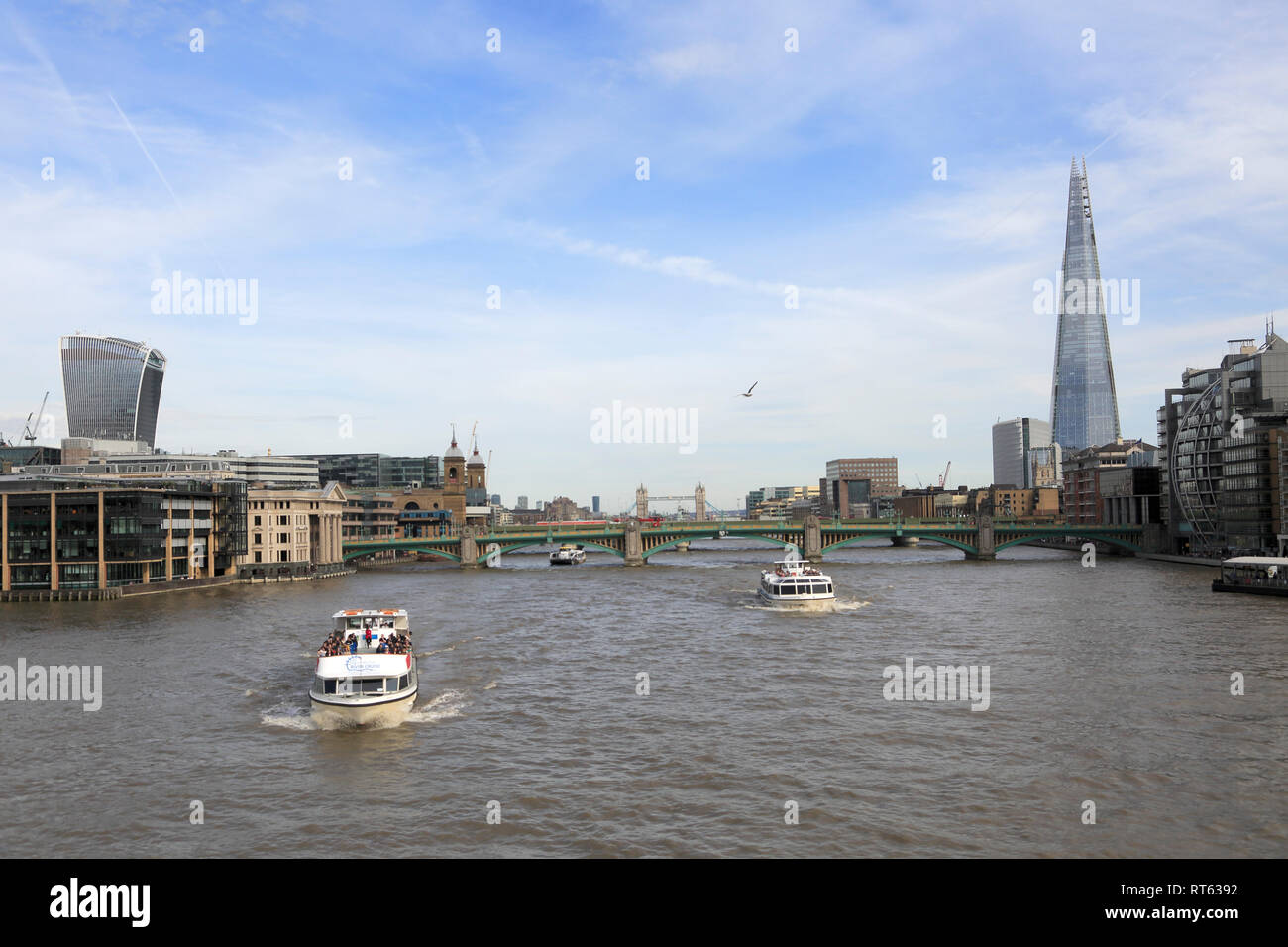 20 Fenchurch (Walkie-Talkie) Gebäude, Shard Wolkenkratzer, Themse, London, England, Vereinigtes Königreich Stockfoto