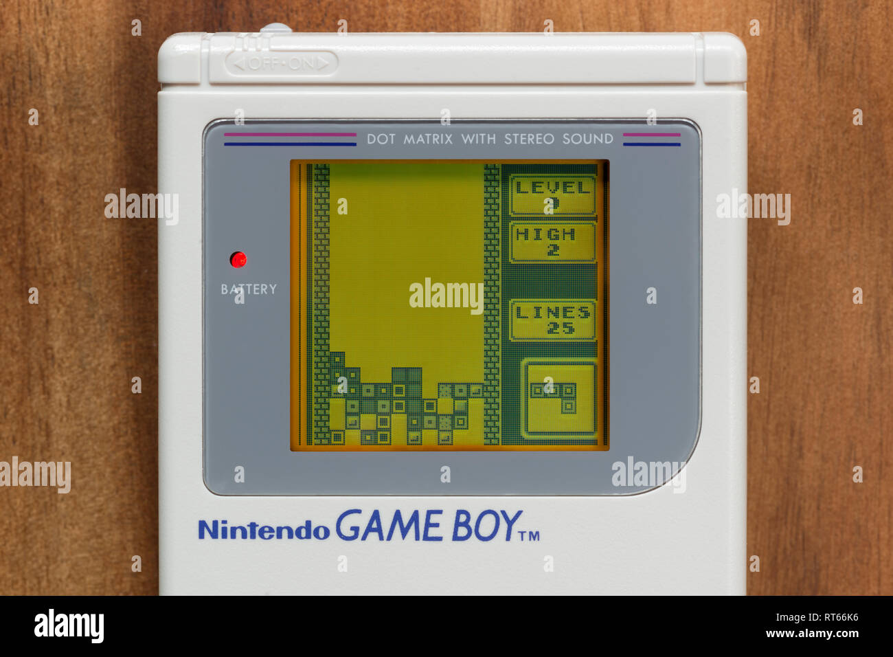 Das Gameplay des Spiels Tetris wie auf ein 1989 Nintendo Game Boy (nur redaktionelle Nutzung). Stockfoto