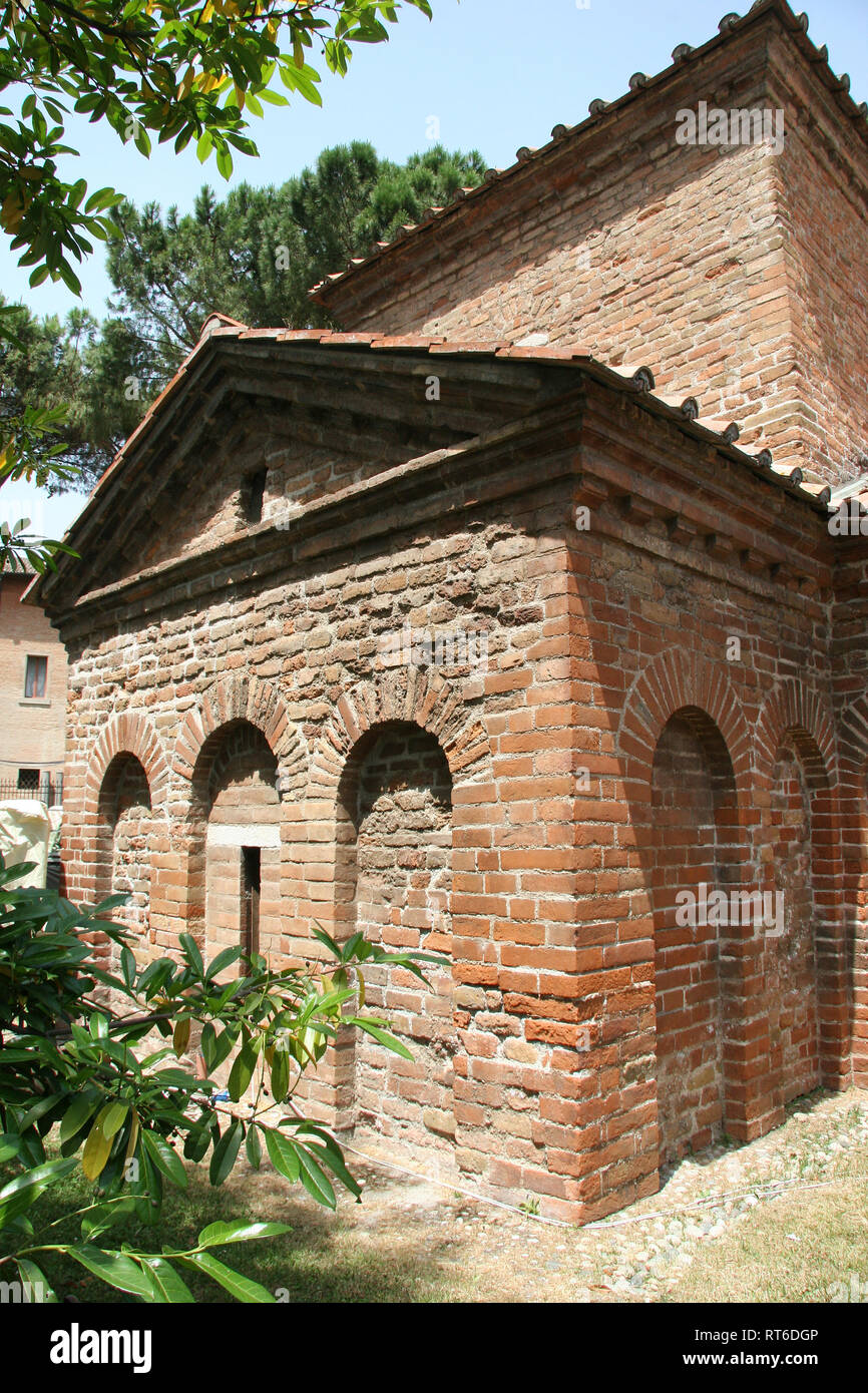 Italien. Ravenna. Mausoleum der Galla Placidia. Römische Gebäude. 425-430. Exterieur. Stockfoto