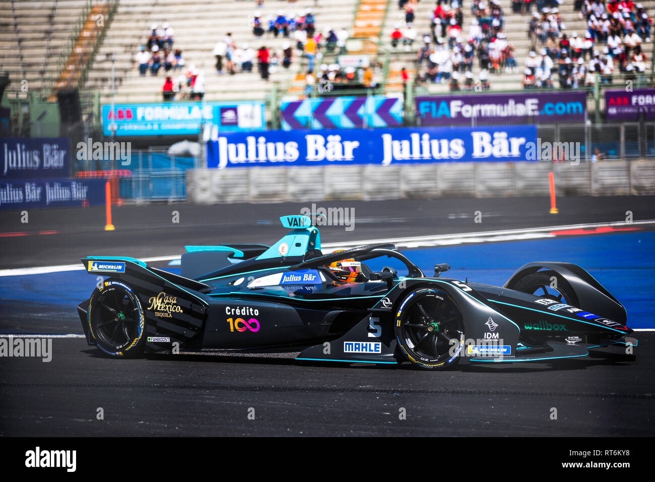 Mexiko City, Mexiko - 16. Februar 2019: Autodromo Hermanos Rodriguez. Mexiko City E-Prix. HWA Racelab Treiber Stoffel Vandoorne am Nr. 5, in Mexiko Stadt E-Prix. Stockfoto